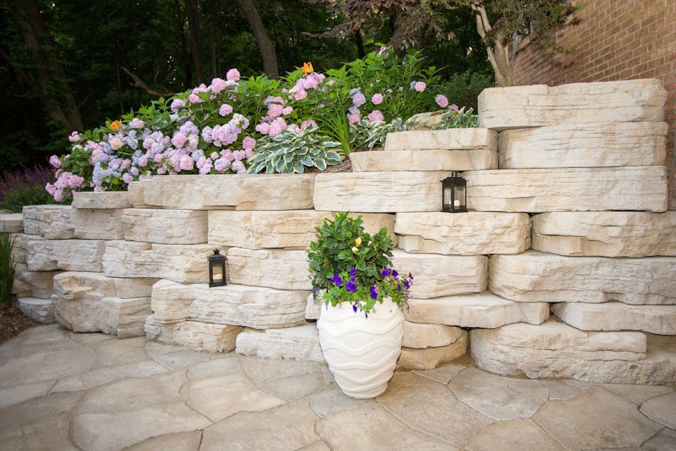 Large Rock Landscaping Retaining Wall - Rosetta Outcropping