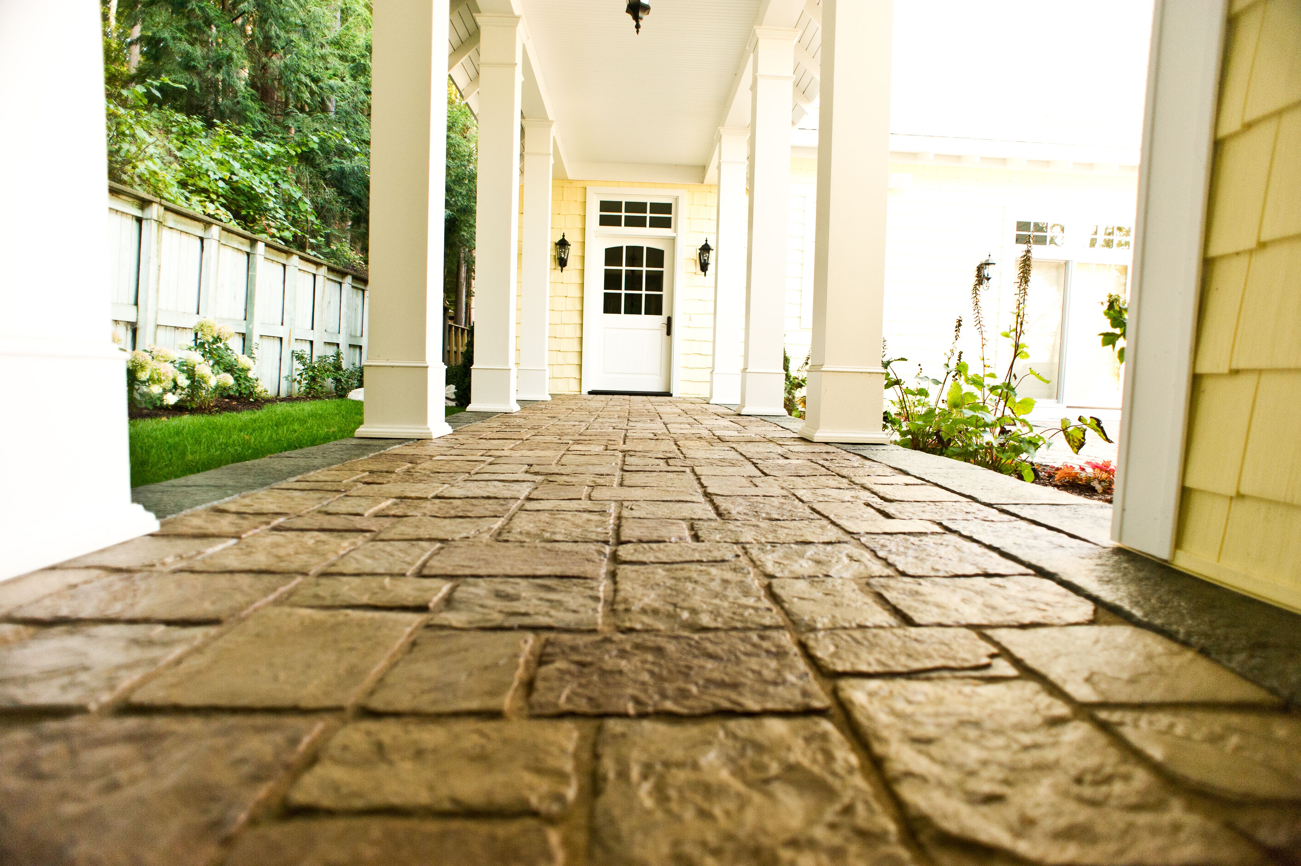 Rosetta Old Mission Pavers Create Tuscan Getaway