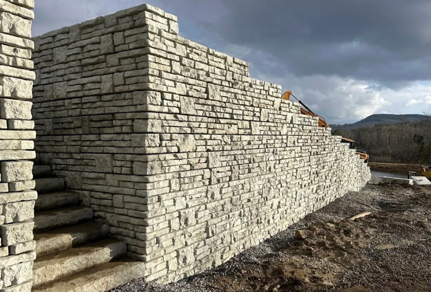 image of Novum alpine wall with stairs