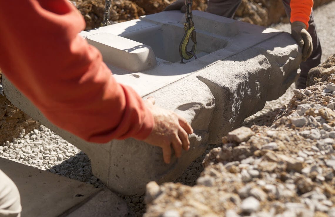 image of workers installing novum wall