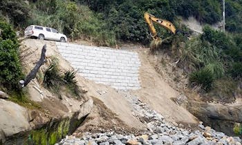 Gravity Walls Aid New Zealand Road Repair