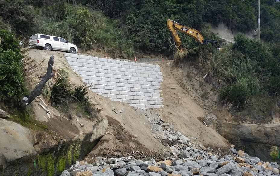 stone flood barrier