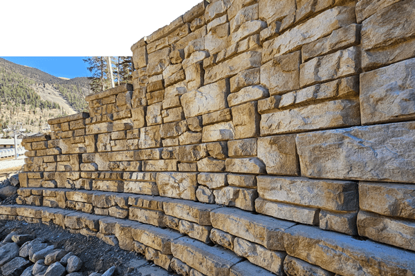 image of redi-rock ledgestone textured wall