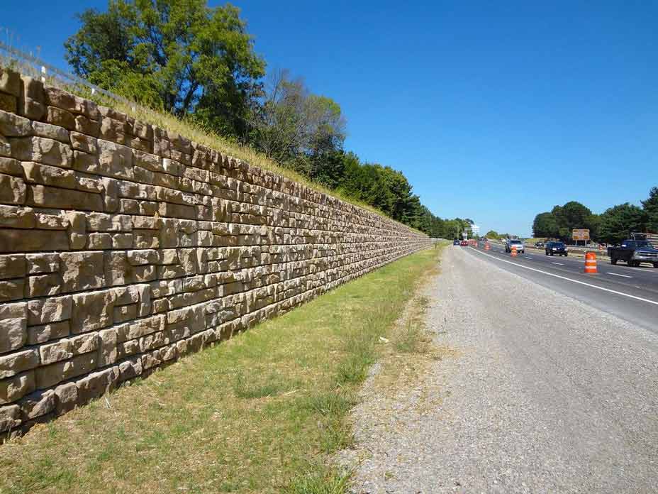 Redi-Rock-ledgestone-gravity-road-Kentuckiana-NewCircleRoad_1.jpg