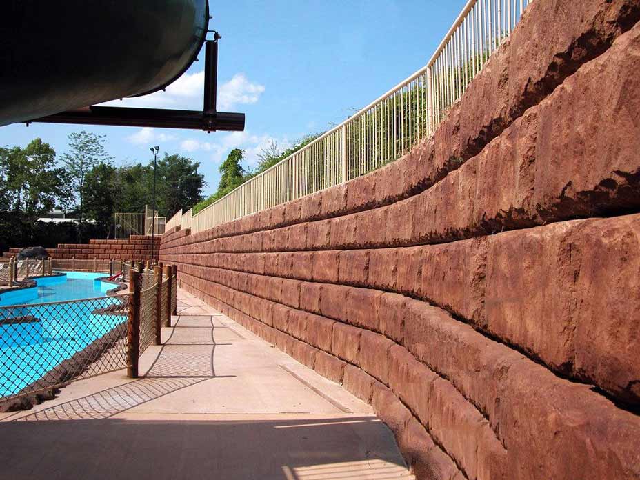 Redi-Rock-limestone-gravity-water-SIprecast-KKauiWaterpark_3.jpg