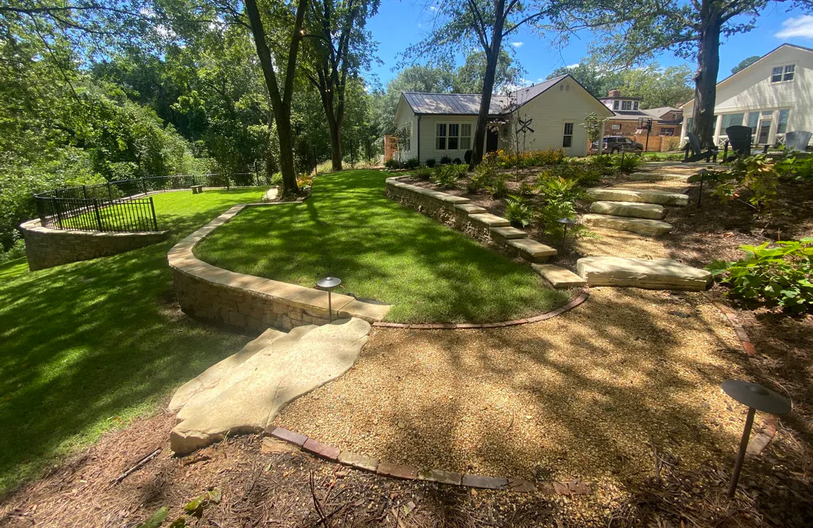 Rosetta Belvedere walls and Irregular steps used for backyard