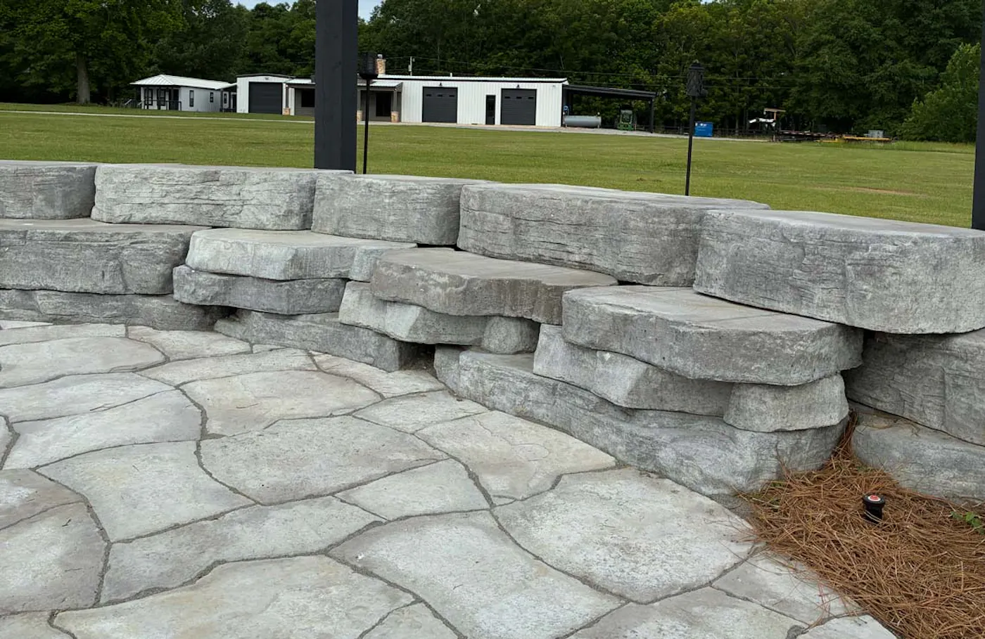 patio with rosetta outcropping, grand flagstone