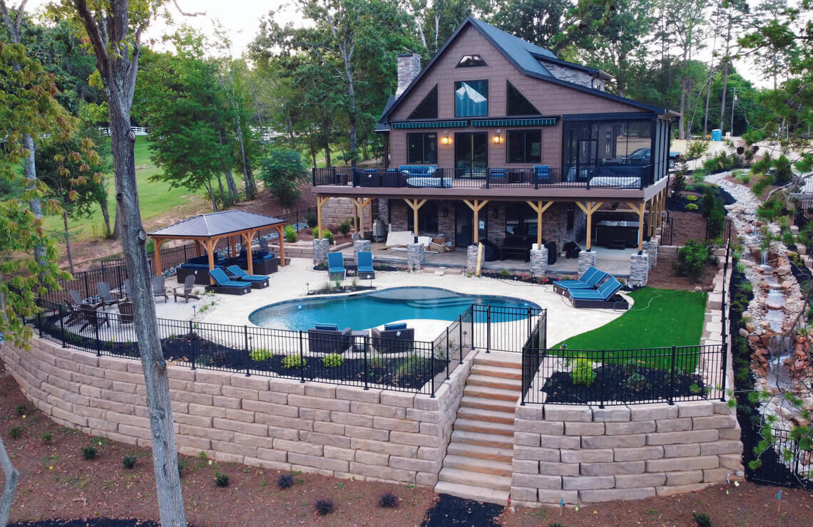 image of Rosetta Grand Ledge retaining wall for houses backyard with pool