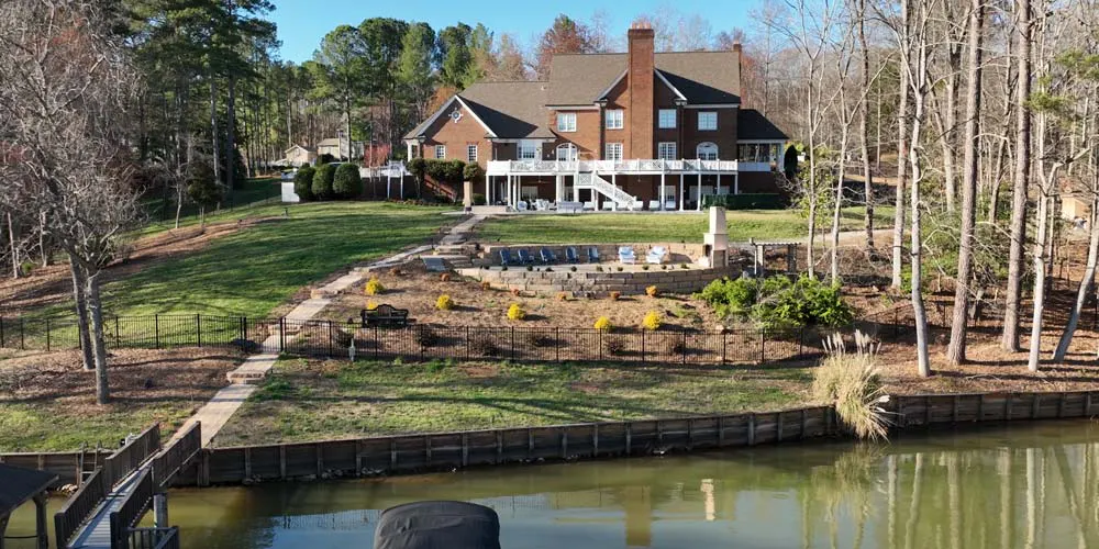 GL_Lake-Hickory_1-column.jpg