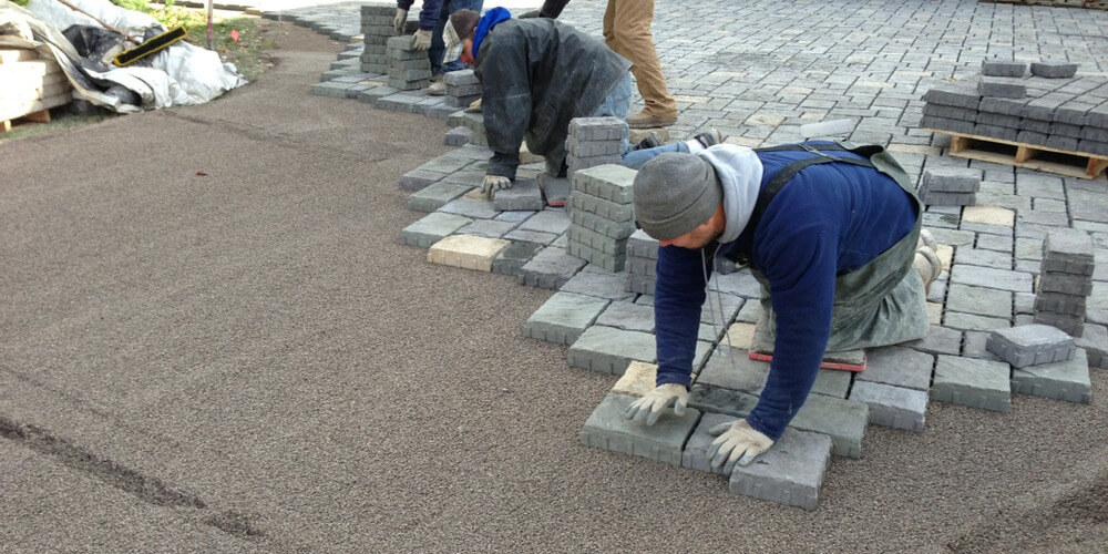 Rosetta Hardscapes pavers being installed