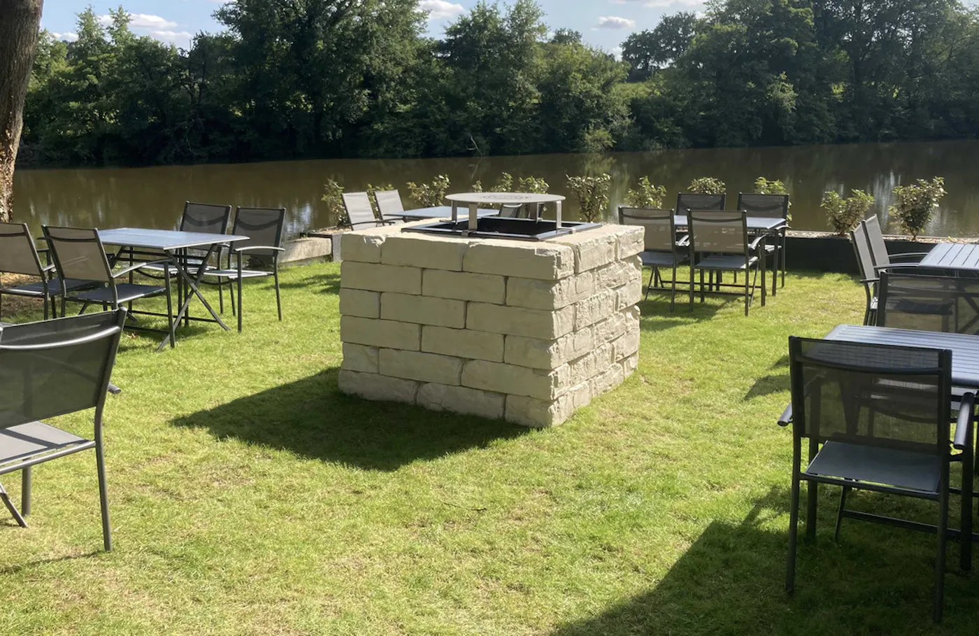 standing kodah fire pit for dining area