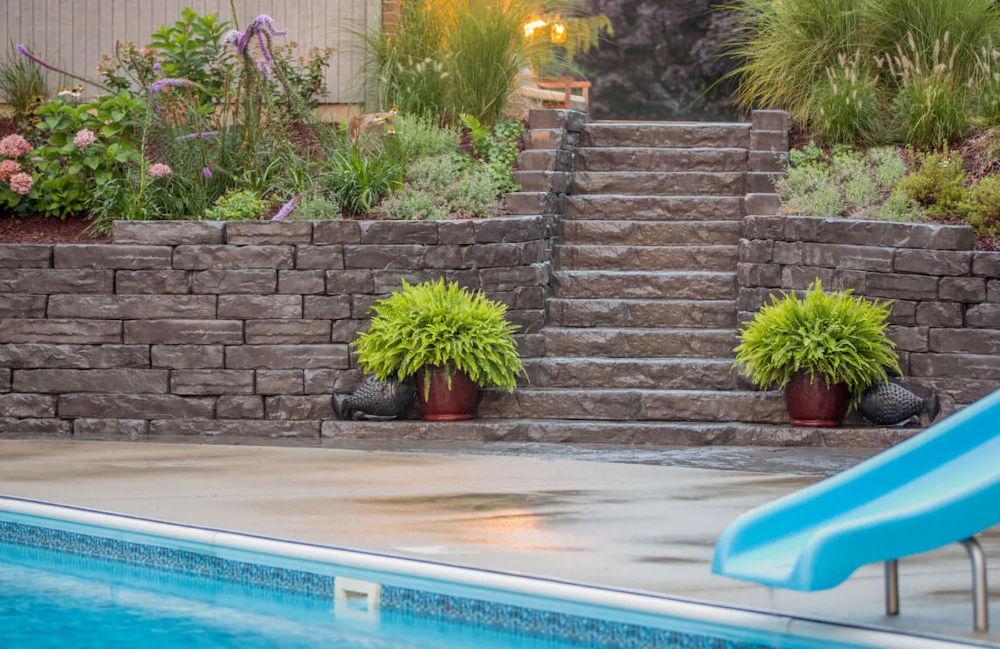 kodah wall for stairway leading to residential pool