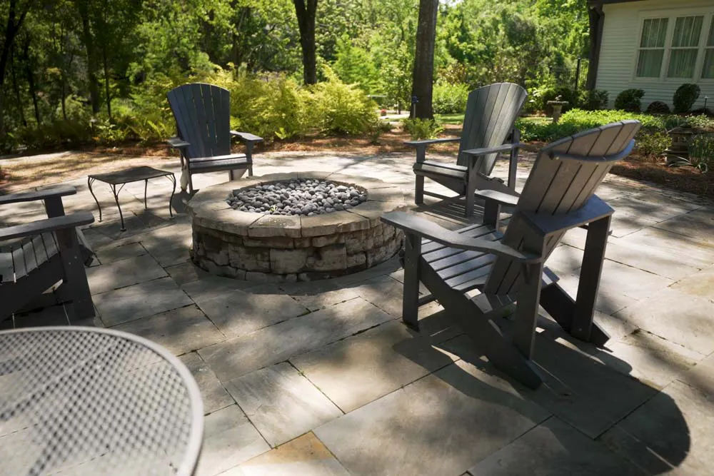 Rosetta patio with Belvedere Fire Pit and Dimensional Flagstone pavers