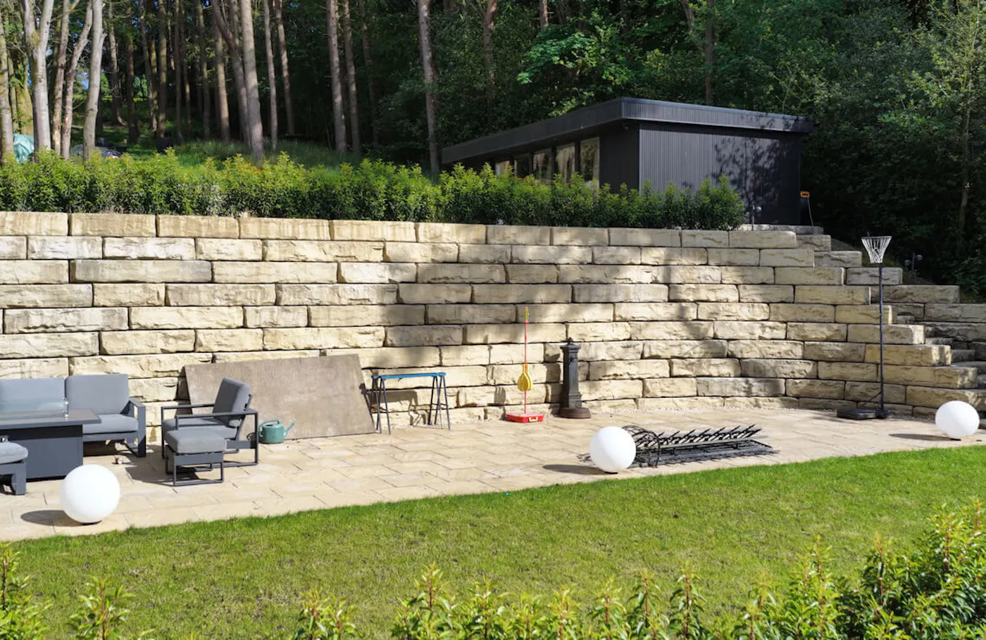 Rosetta Grand Ledge for backyard in UK