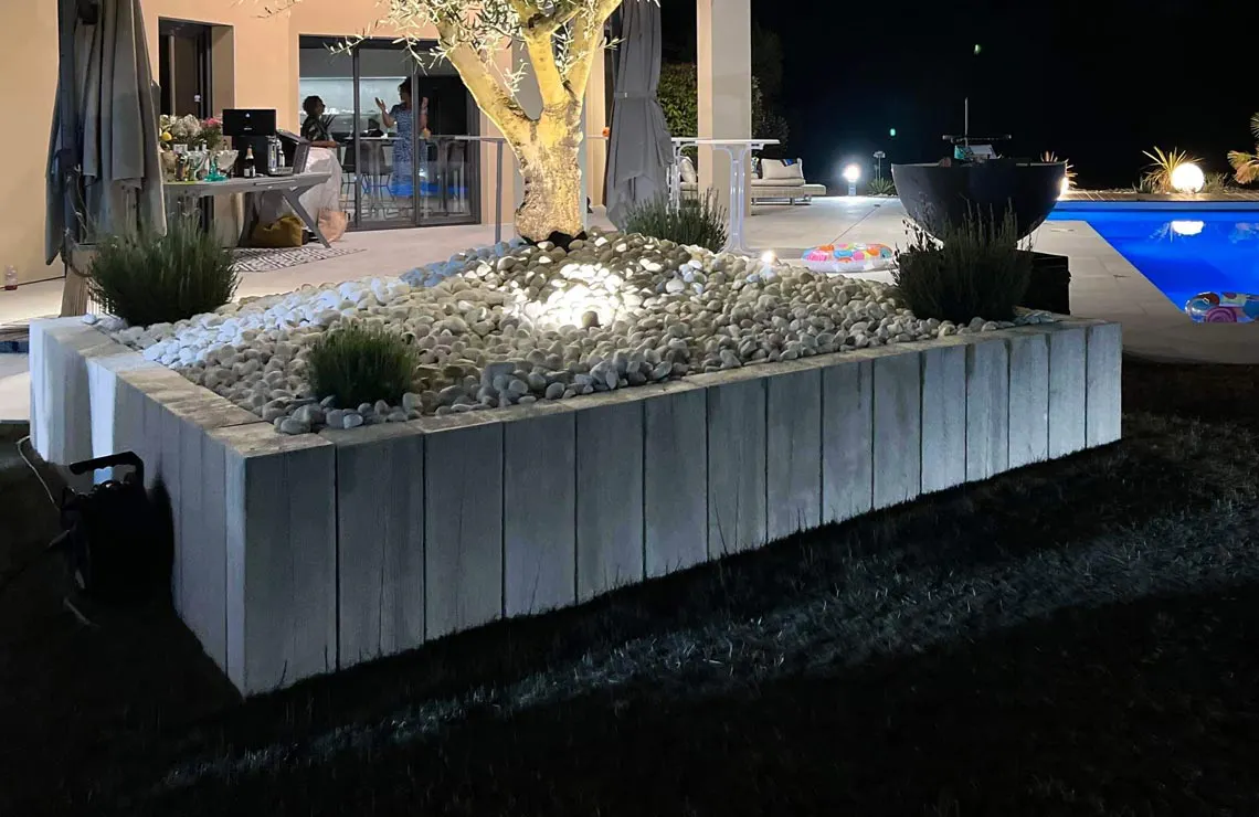 Rosetta Heartwood used vertically for planter box