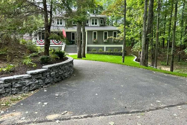 image of front driveway to house