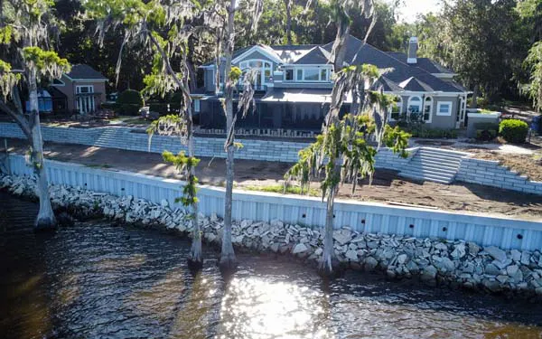 St. Johns River Homeowner Replaces Timber Bulkhead with Novum Wall